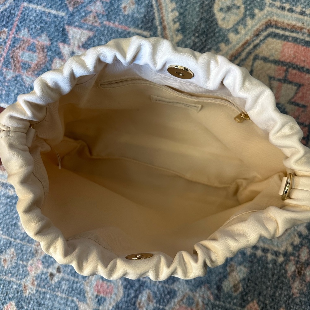 Universal Thread Drawstring Purse - Picture 4 of 7
